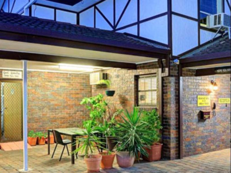Chalet Motor Inn Бандаберг Экстерьер фото