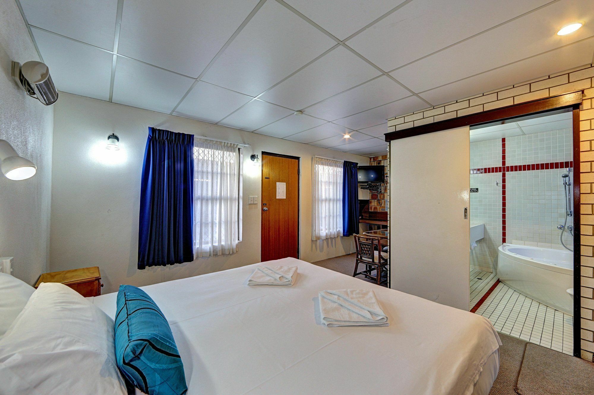 Chalet Motor Inn Бандаберг Экстерьер фото
